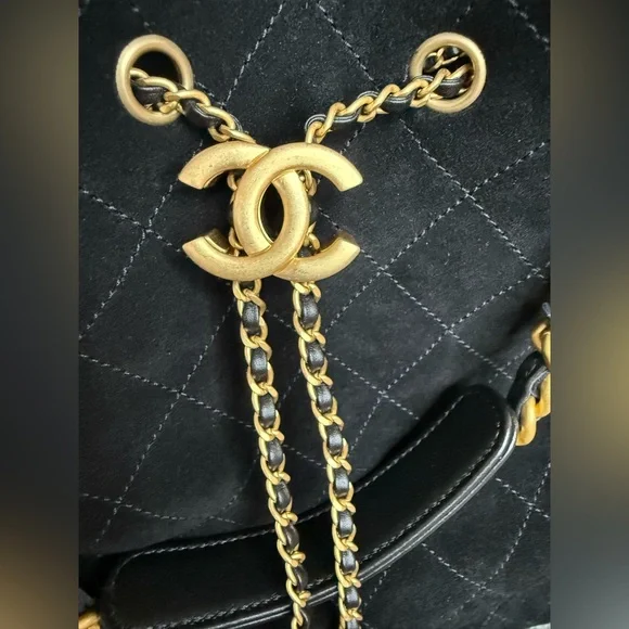 Chanel 25 Hobo Bag Medium Black Suede - Picture 10 of 16